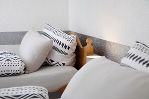 2 chambres, fer et planche à repasser, Wi-Fi, draps fournis