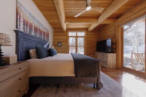 3 slaapkamers, een strijkplank/strijkijzer, gratis wifi, beddengoed