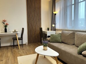 TV - Smarty Choice Flat with Deluxe Kitchen (Hlavní město Praha)