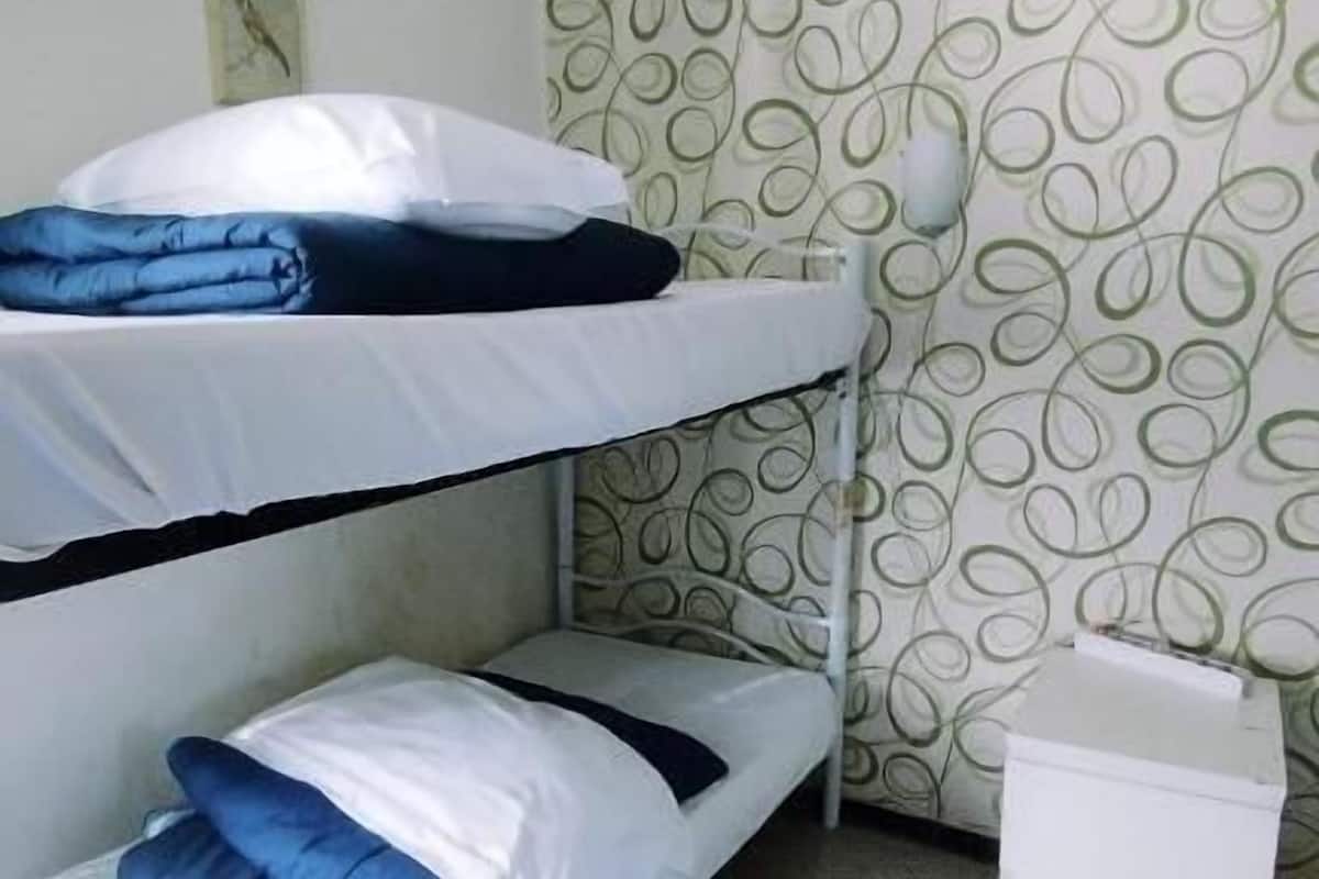 Mixed Dorm Room with 6 Beds | 熨斗/熨板、免费 WiFi