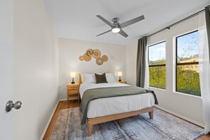 1 غرفة نوم ومكواة/لوح كي وسرير سفر وواي فاي مجانًا