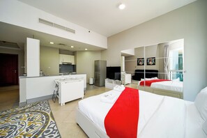 Exclusive Studio, City View | In-room safe, blackout drapes, soundproofing, iron/ironing board