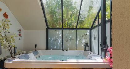 Apartment 'Sublime Centre D’aix' with Shared Terrace, Wi-Fi and Air Conditioning