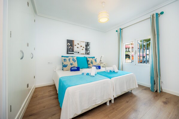 2 bedrooms, WiFi, bed sheets