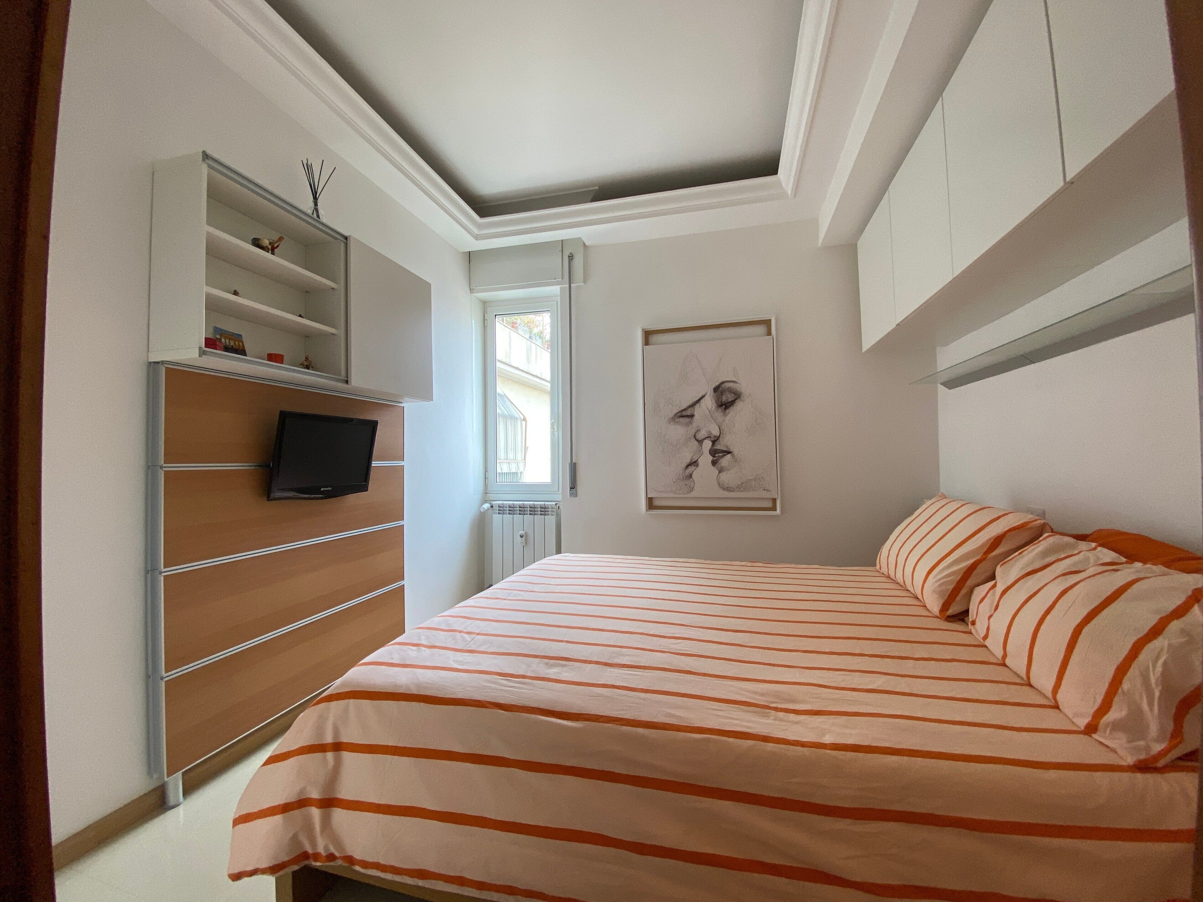 1 slaapkamer, een strijkplank/strijkijzer, wifi, beddengoed