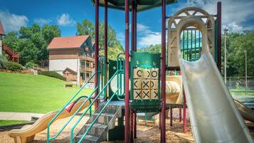 Children’s play area – outdoor