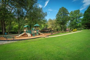 Children’s play area – outdoor