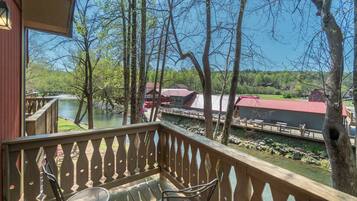 Suite, pemandangan resor | Teras/patio