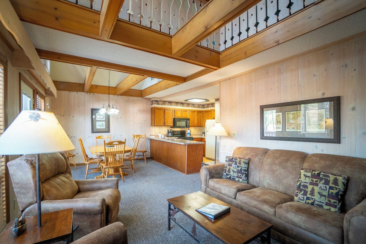 Suite, Resort View | Living area
