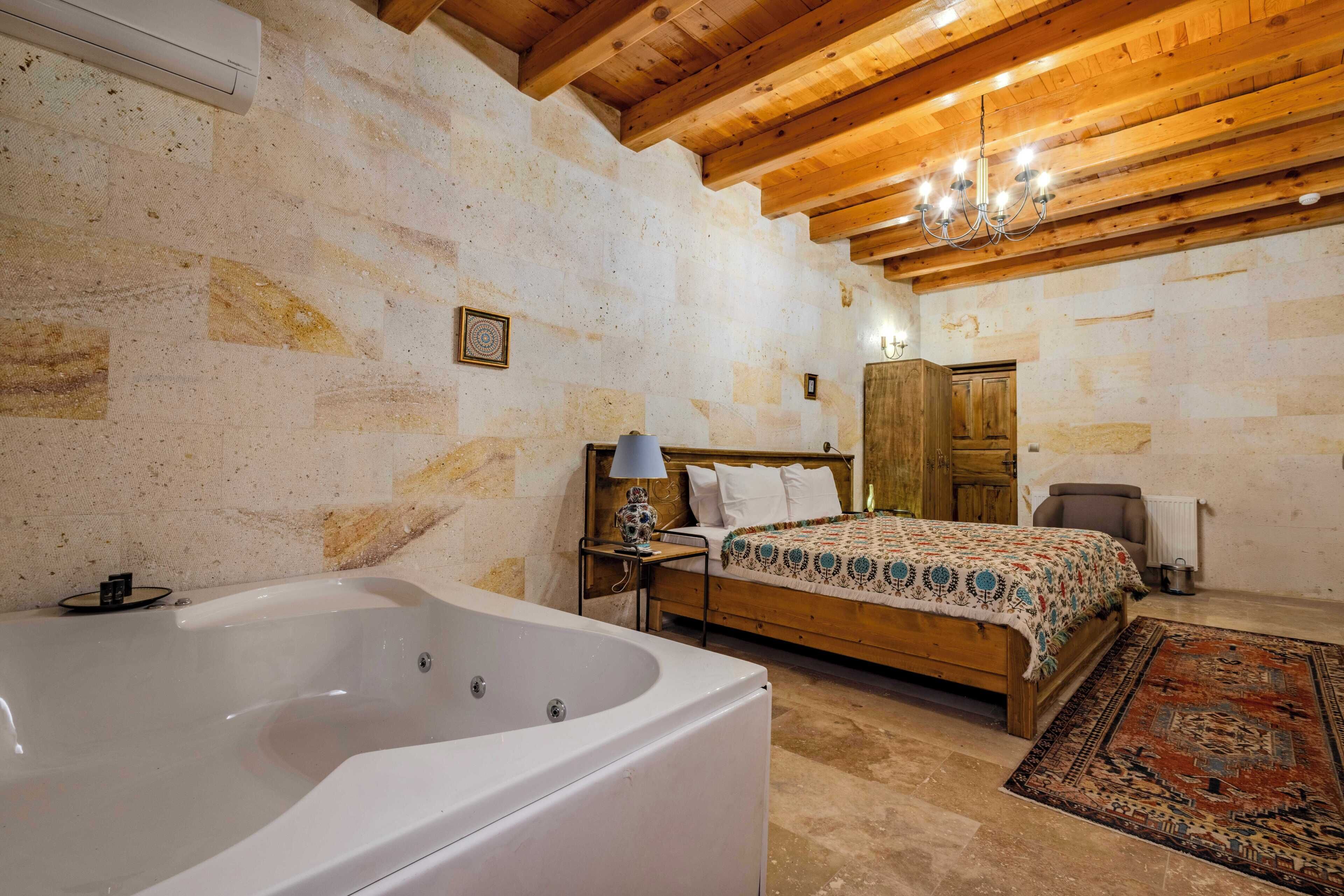 Luxury Double Room | Jetted tub