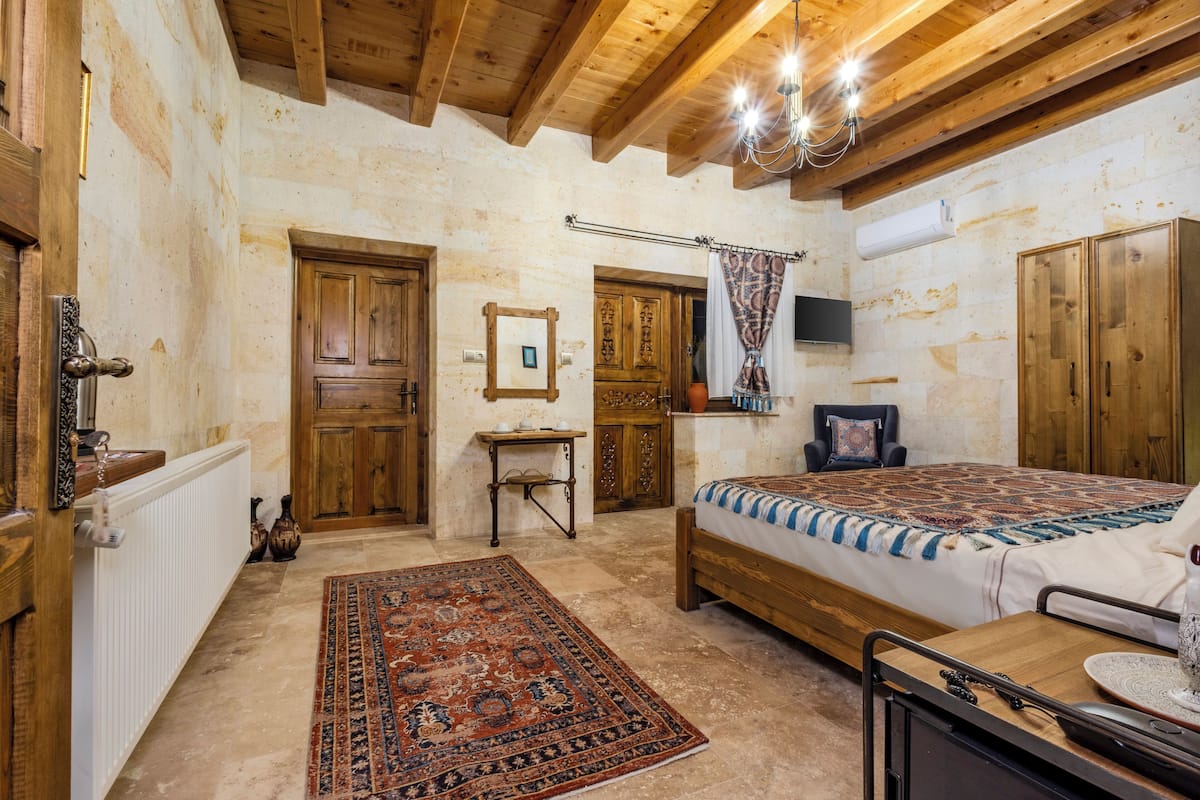 Double Room, 1 Queen Bed, Balcony | Premium bedding, in-room safe, individually decorated