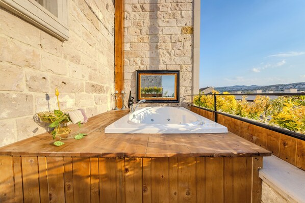 Double Room, 1 Queen Bed, Balcony | Terrace/patio
