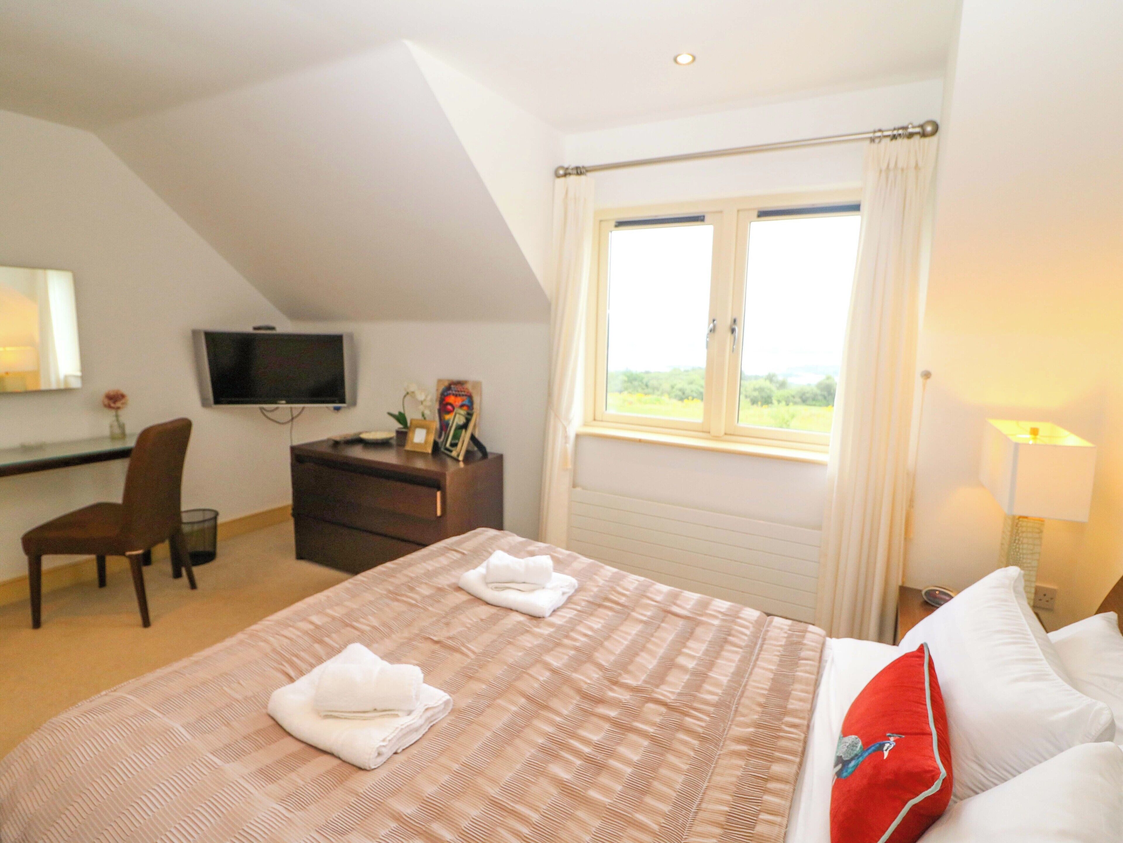 3 bedrooms, individually decorated, individually furnished, free WiFi