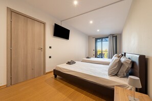 4 chambres, fer et planche à repasser, Wi-Fi, draps fournis