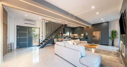 Villa 'Olivia Estate' mit privatem Pool, WLAN und Klimaanlage