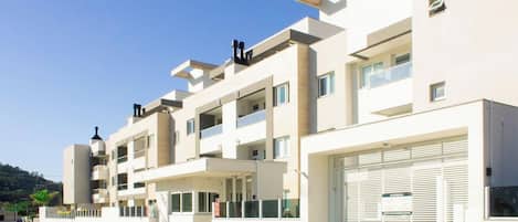 Basic Apartment | Exterior