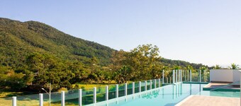 Modern Apartment With Pool and Barbecue Crr201