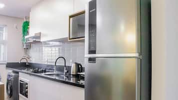 Basic Apartment | Private kitchen | Cookware/dishes/utensils