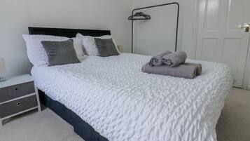 2 bedrooms, individually decorated, individually furnished, free WiFi