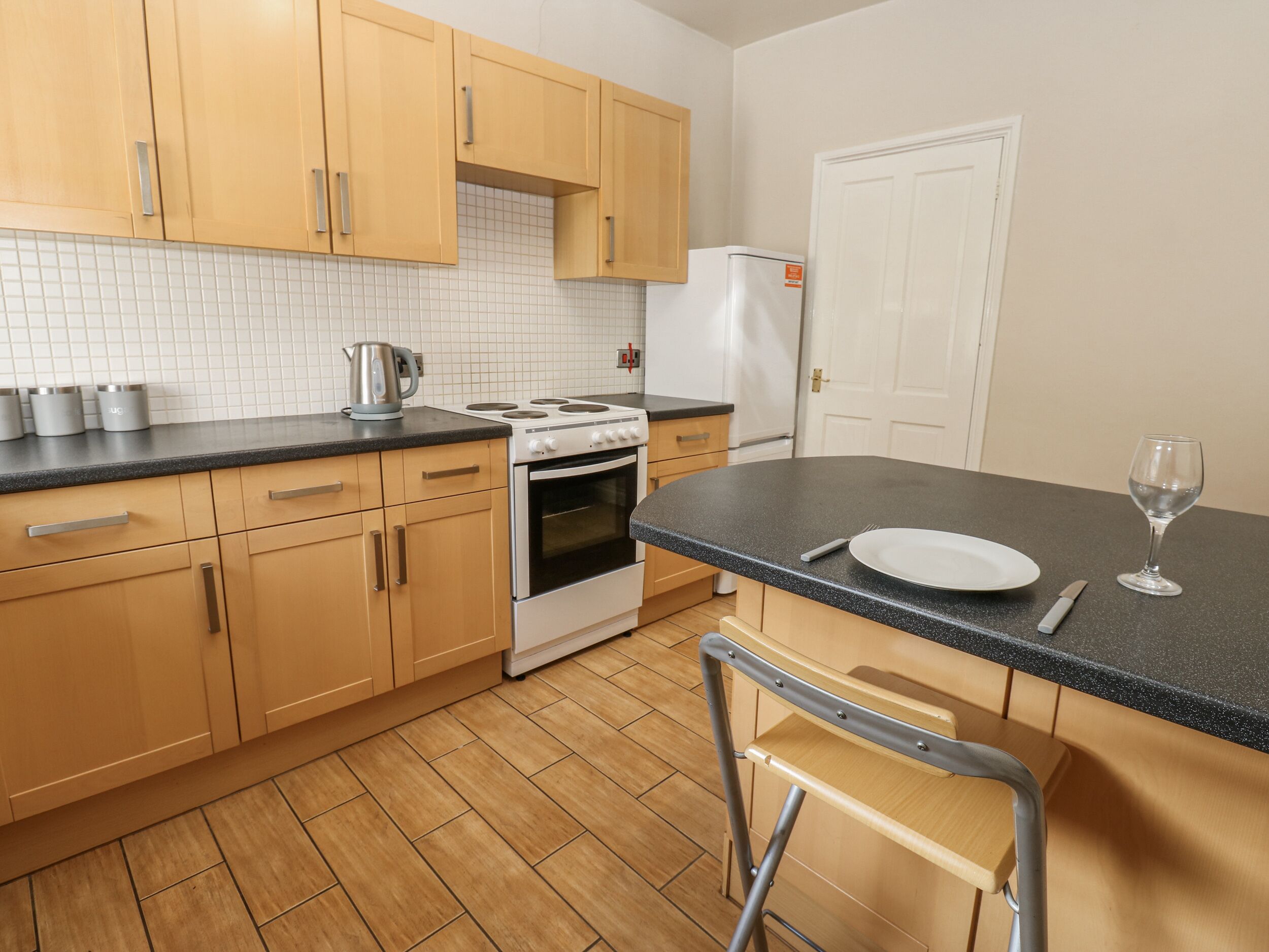 Cookware/dishes/utensils