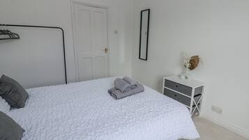 2 bedrooms, individually decorated, individually furnished, free WiFi