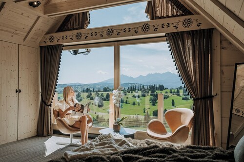 Luxury mountain chalet, wooden house, Tatra Bjerge View, tatra mountains