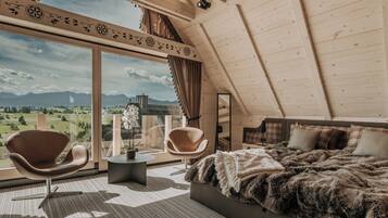 3 bedrooms, iron/ironing board, Internet, bed sheets