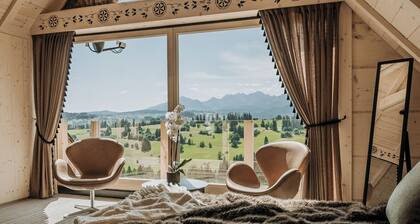 Luxury mountain chalet, wooden house, Tatra Bjerge View, tatra mountains