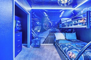 4 Schlafzimmer, Reisekinderbett, WLAN, Bettwäsche