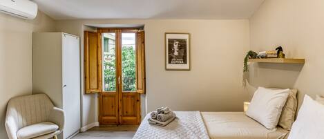 4 bedrooms, WiFi, bed sheets