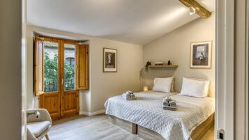 4 bedrooms, WiFi, bed sheets