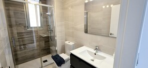 Apartment | Badezimmer