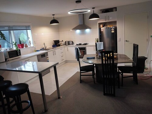 Room-guest Room A Flat 2 33a Ventnor S