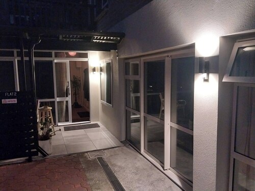 Room-guest Room in Wellington With Share