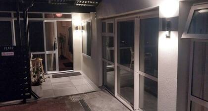 Room-guest Room in Wellington With Share