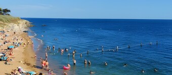 'Bains de Mer' Guest Rooms with Shared Garden, Balcony and Wi-Fi