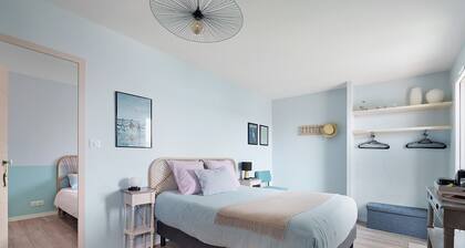 'Bains de Mer' Guest Rooms with Shared Garden, Balcony and Wi-Fi