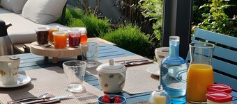 'Embruns' Guest Rooms with Private Terrace, Private Garden and Wi-Fi