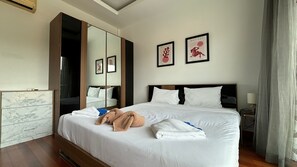3 bedrooms, iron/ironing board, WiFi, bed sheets