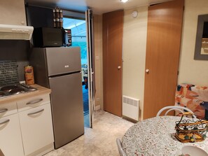 Mikrobølgeovn og kokeplater