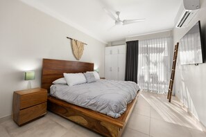 2 bedrooms, iron/ironing board, free WiFi, bed sheets - Beachfront Condo In Costa Rica (Tempate)