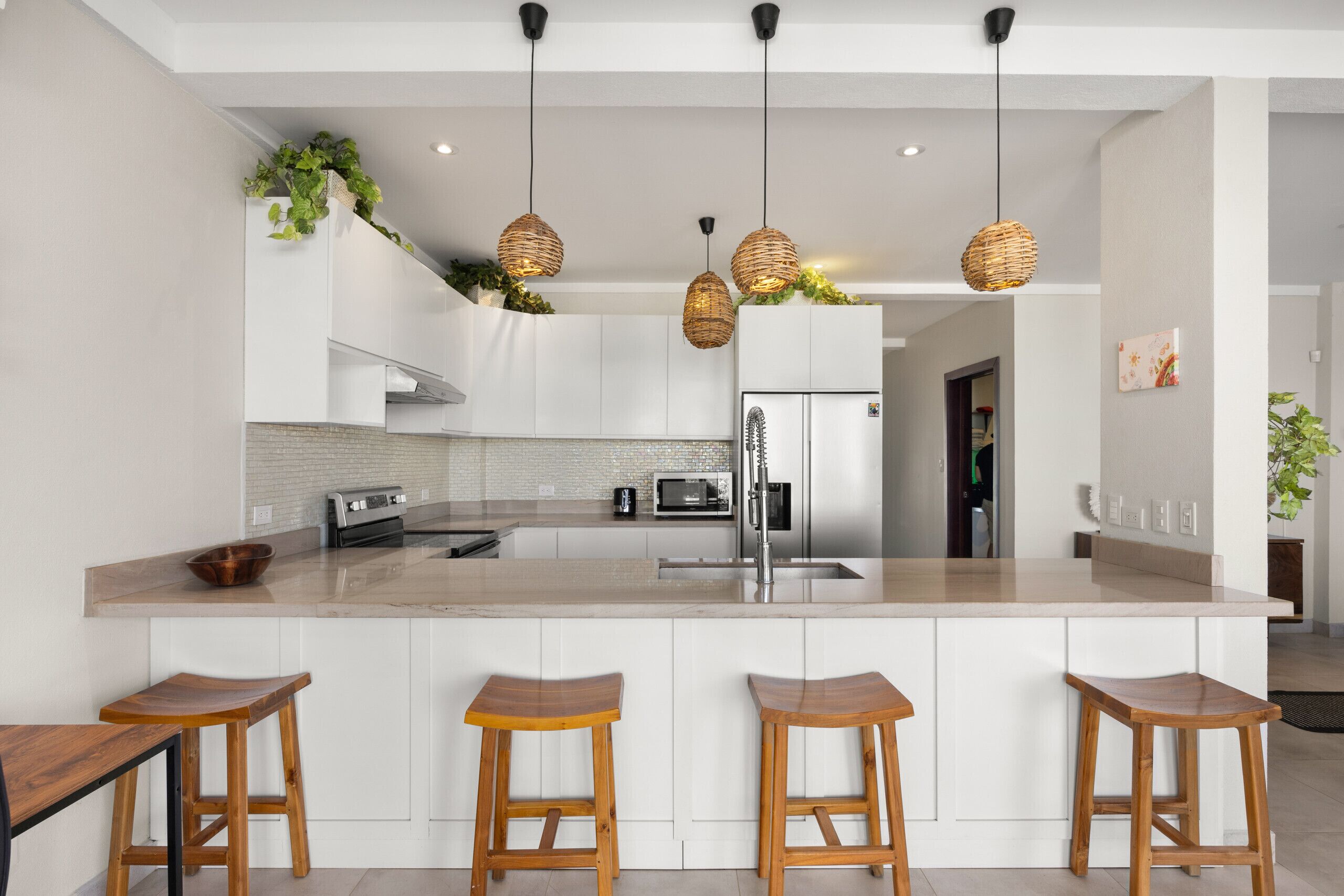 Réfrigérateur, micro-ondes, four, lave-vaisselle