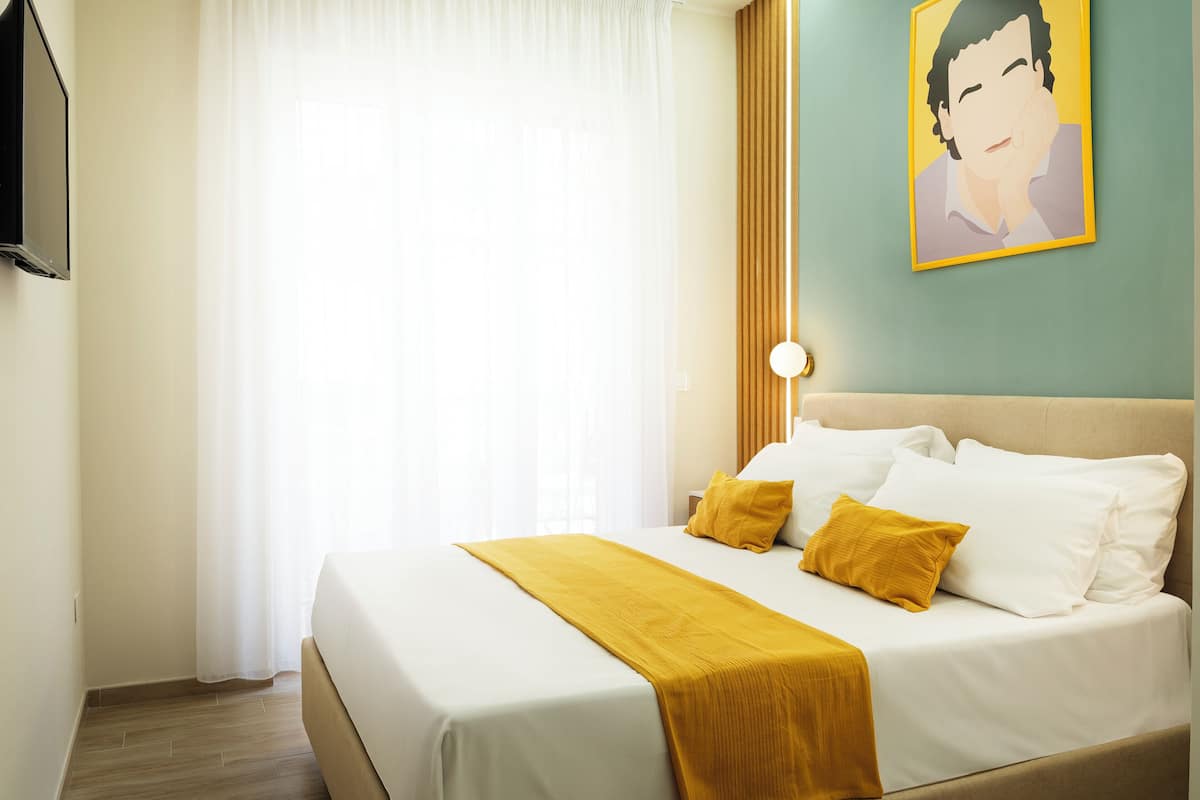 In-room safe, desk, iron/ironing board, free WiFi