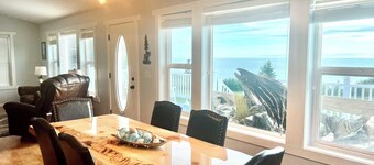 Waterfront retreat with stunning views of Iliamna Volcano: The View - Full House