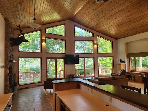 Large 3200 Sq Ft  4-bedroom house on Long Lake - Dundee