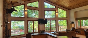 Large 3200 Sq Ft  4-bedroom house on Long Lake - Dundee