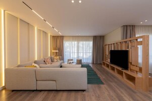 Apartment | Living area | Flat-screen TV