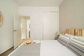 3 quartos, ferros/tábuas de passar roupa, Wi-Fi, roupa de cama