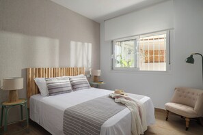 3 Schlafzimmer, Schreibtisch, Bügeleisen/Bügelbrett, Reisekinderbett