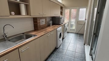 Lägenhet Comfort - utsikt mot innergården | Delat kök